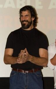 Robert Maillet - The Clothesline
